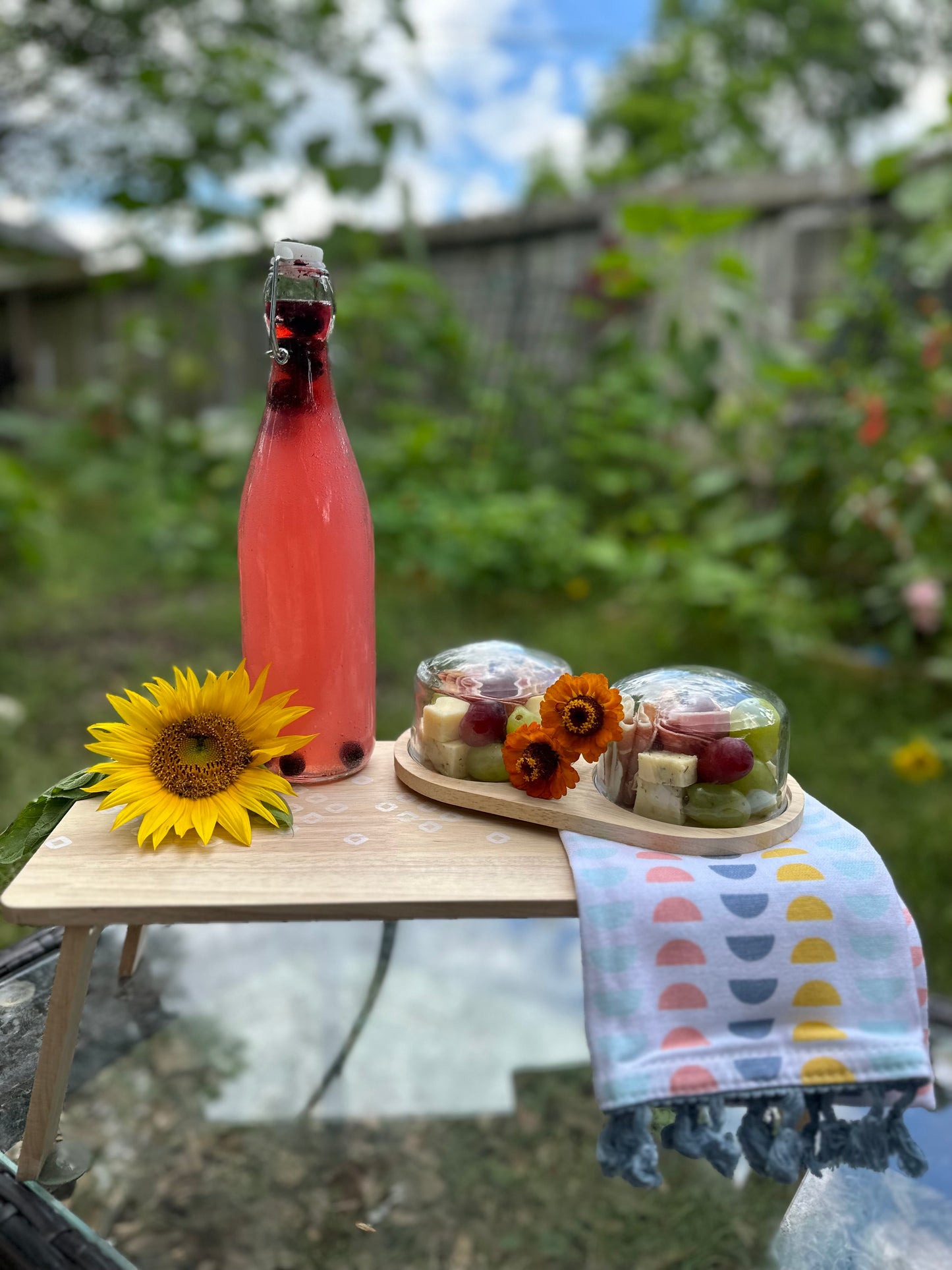 Mini picnic table